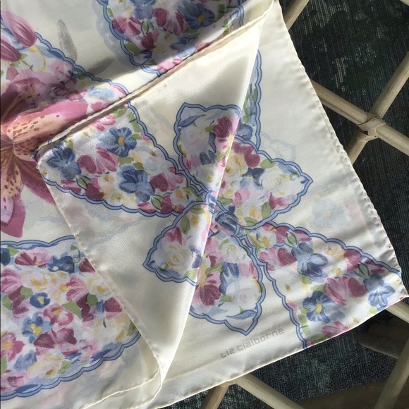 Vintage Liz Claiborne silk flowered scarf - Picture 4 of 5